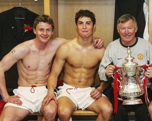 1630104972774004091.jpg 【揭秘】C罗回家,出手最晚的曼联怎样击败了曼城?