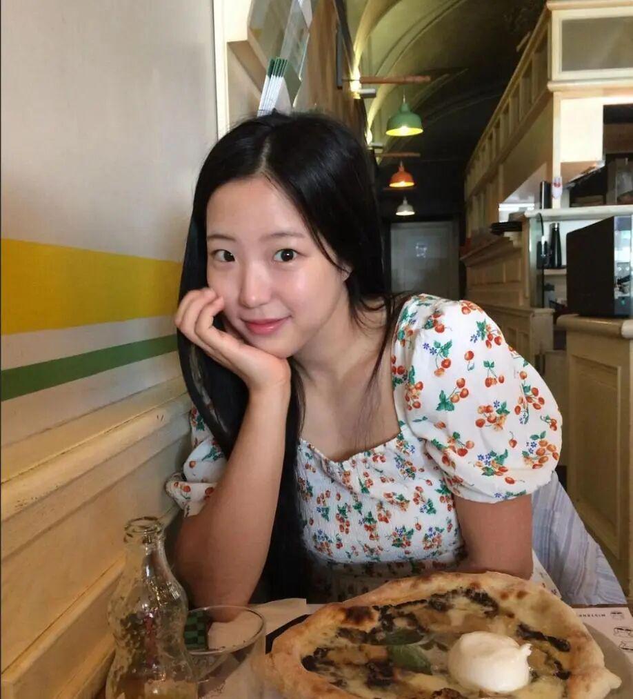 华体会真人体育娱乐-22岁甜妹公开示爱，王楚钦回应让谁心碎？